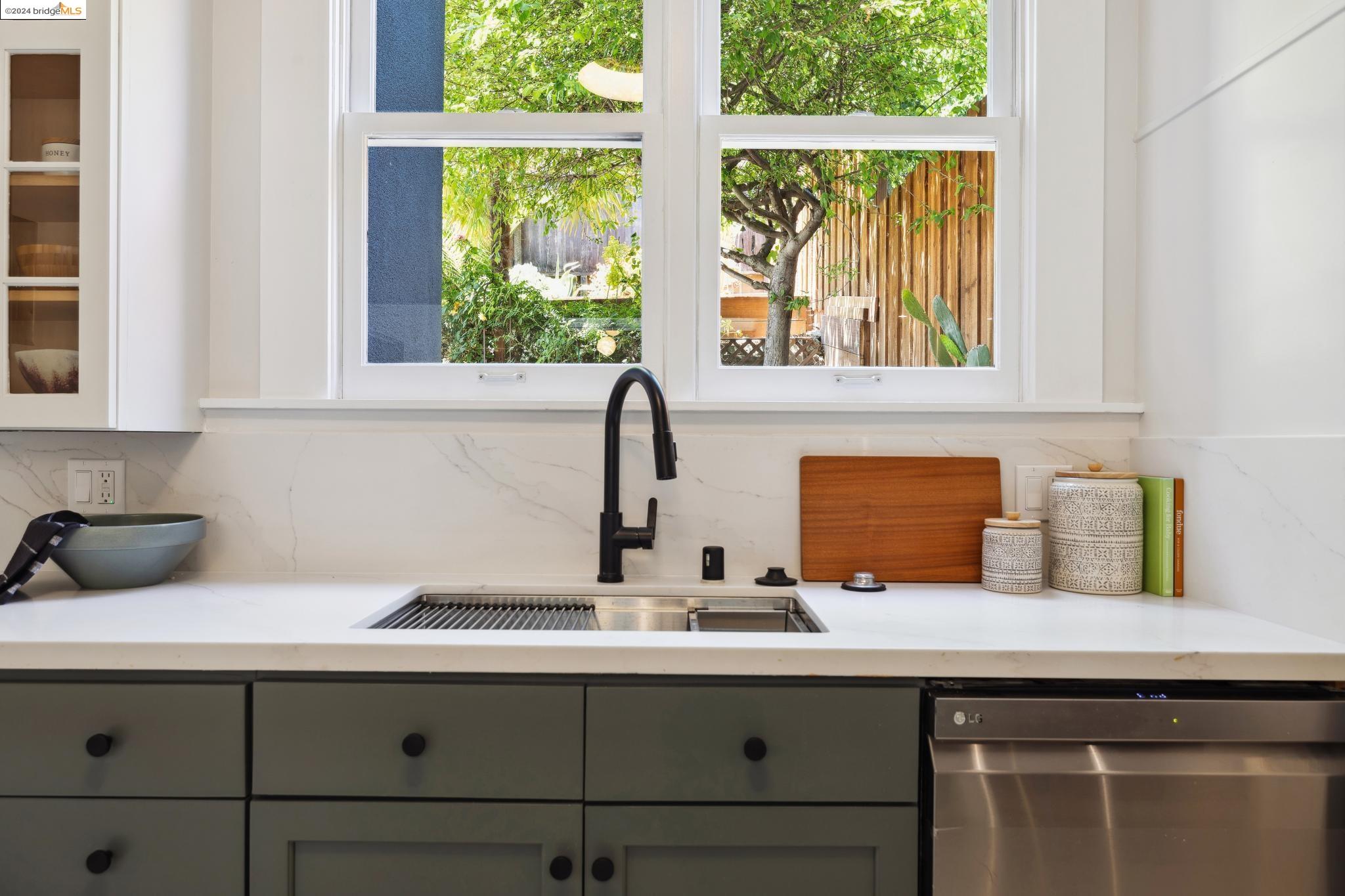 339 Santa Clara Avenue