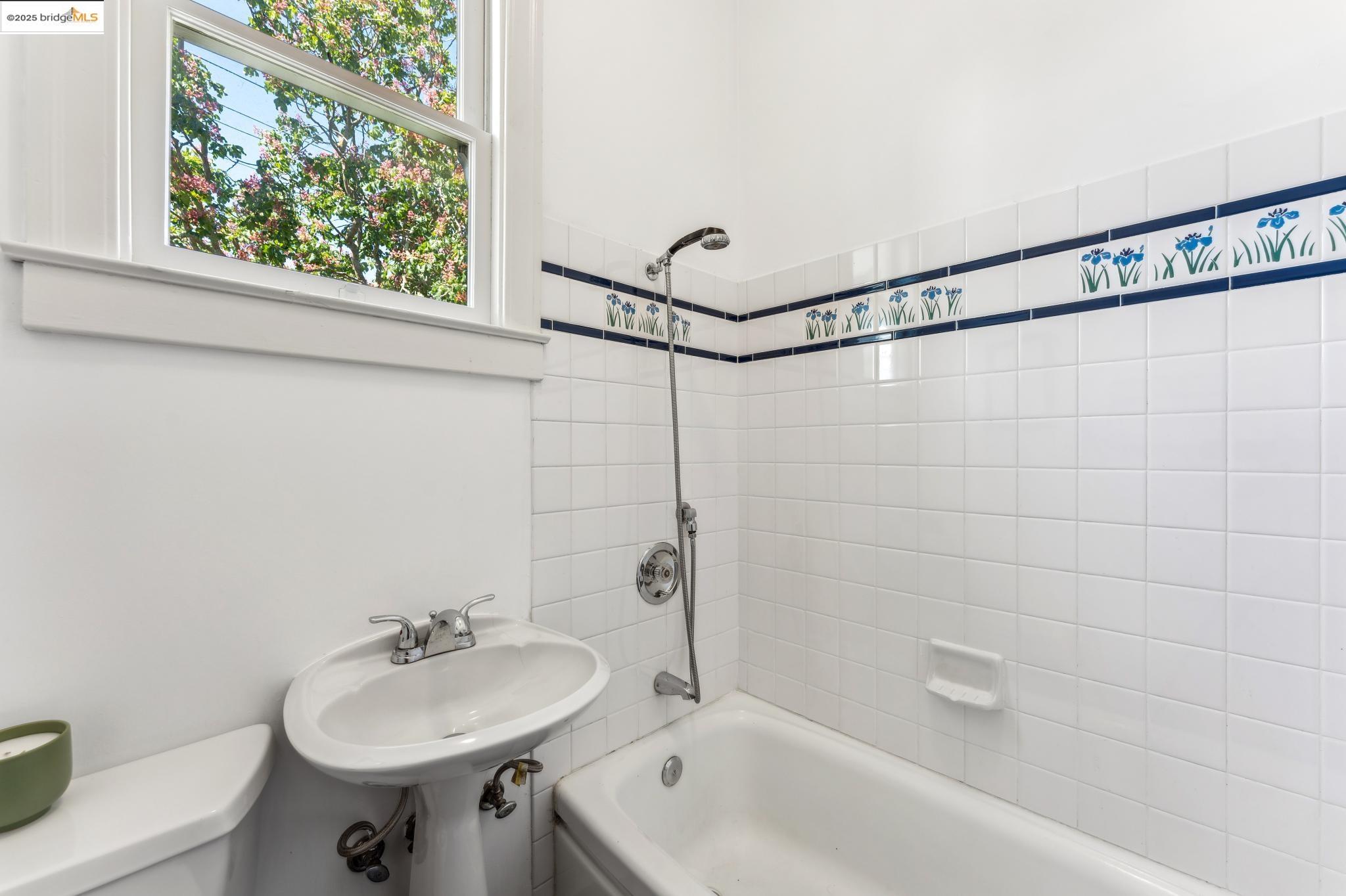 1734 Delaware Street