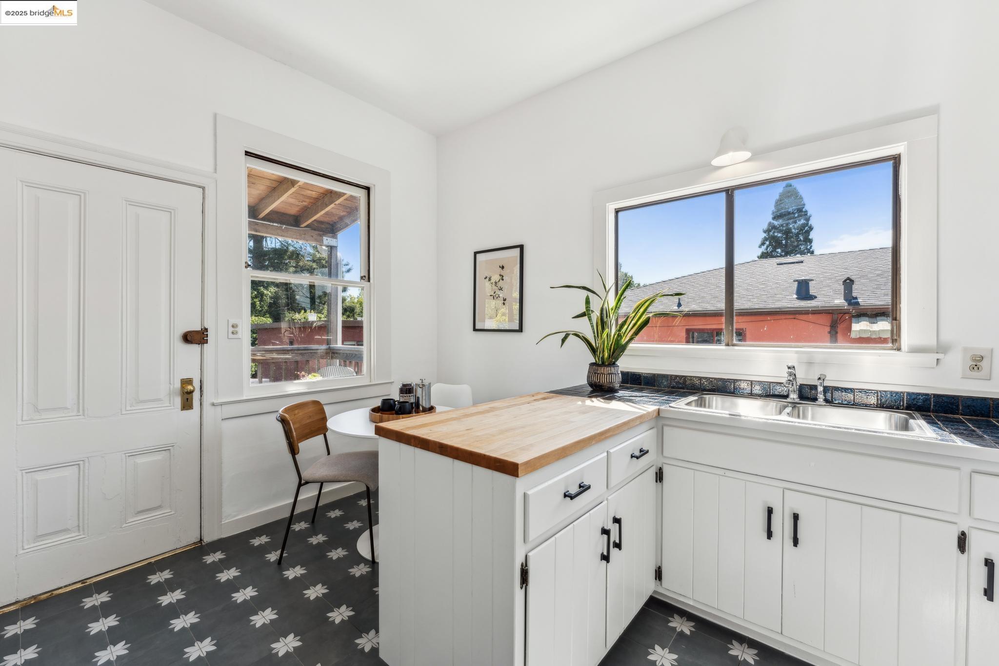 1734 Delaware Street