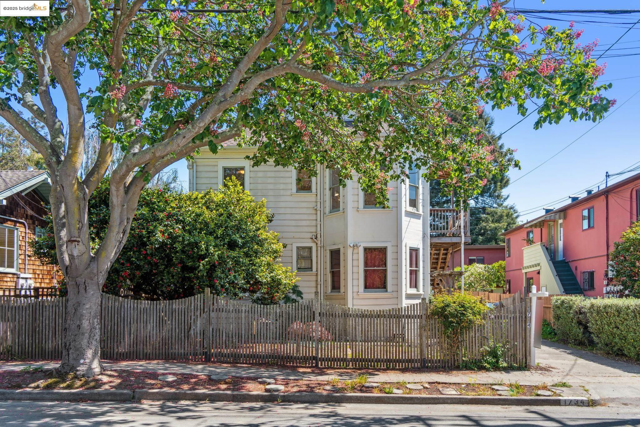 1734 Delaware Street