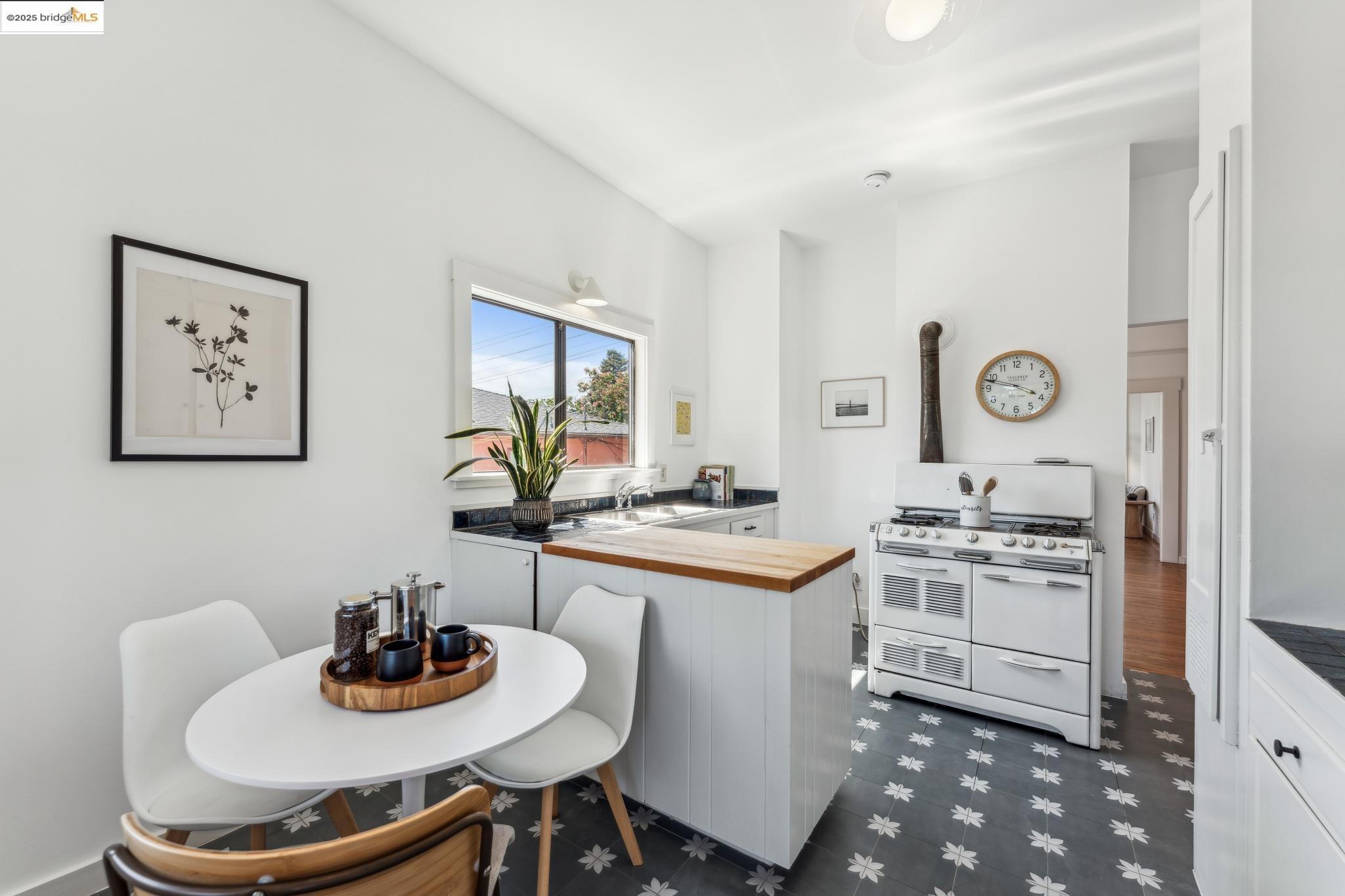 1734 Delaware Street