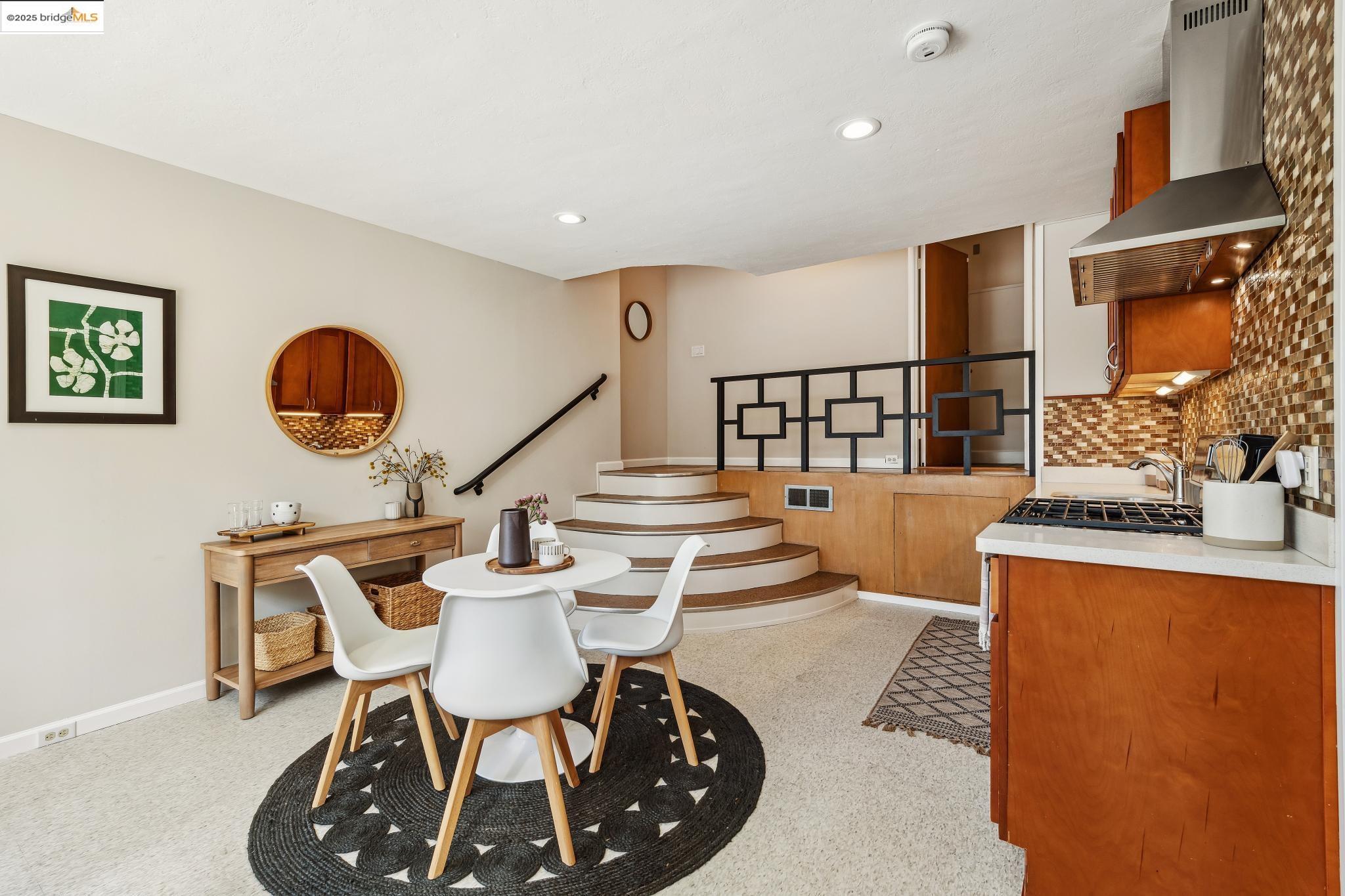 5625 Snake Road