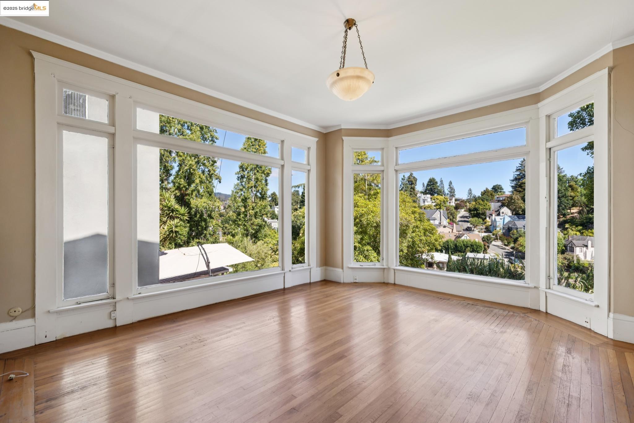 757 Santa Ray Avenue