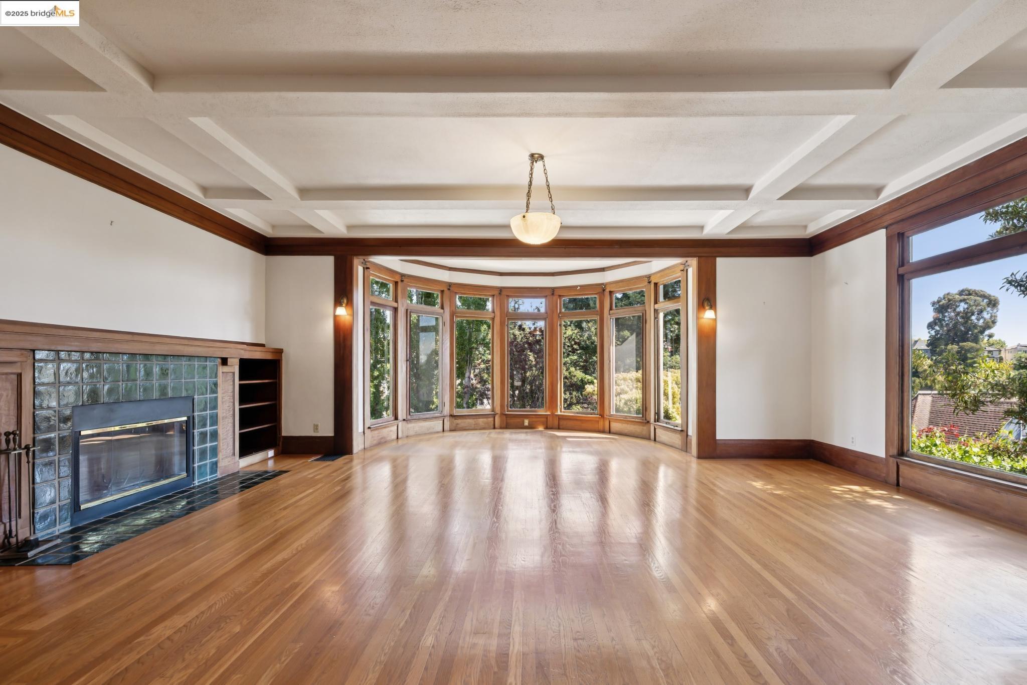 757 Santa Ray Avenue