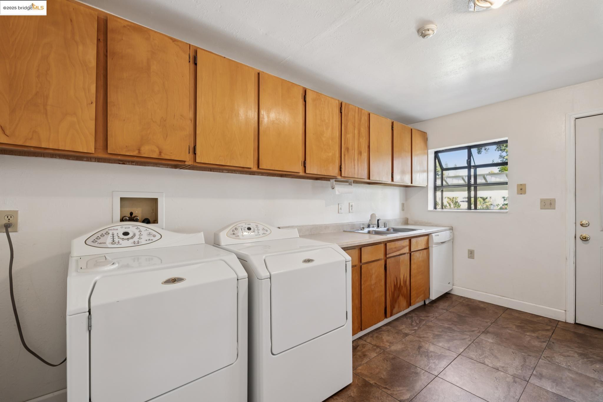 757 Santa Ray Avenue