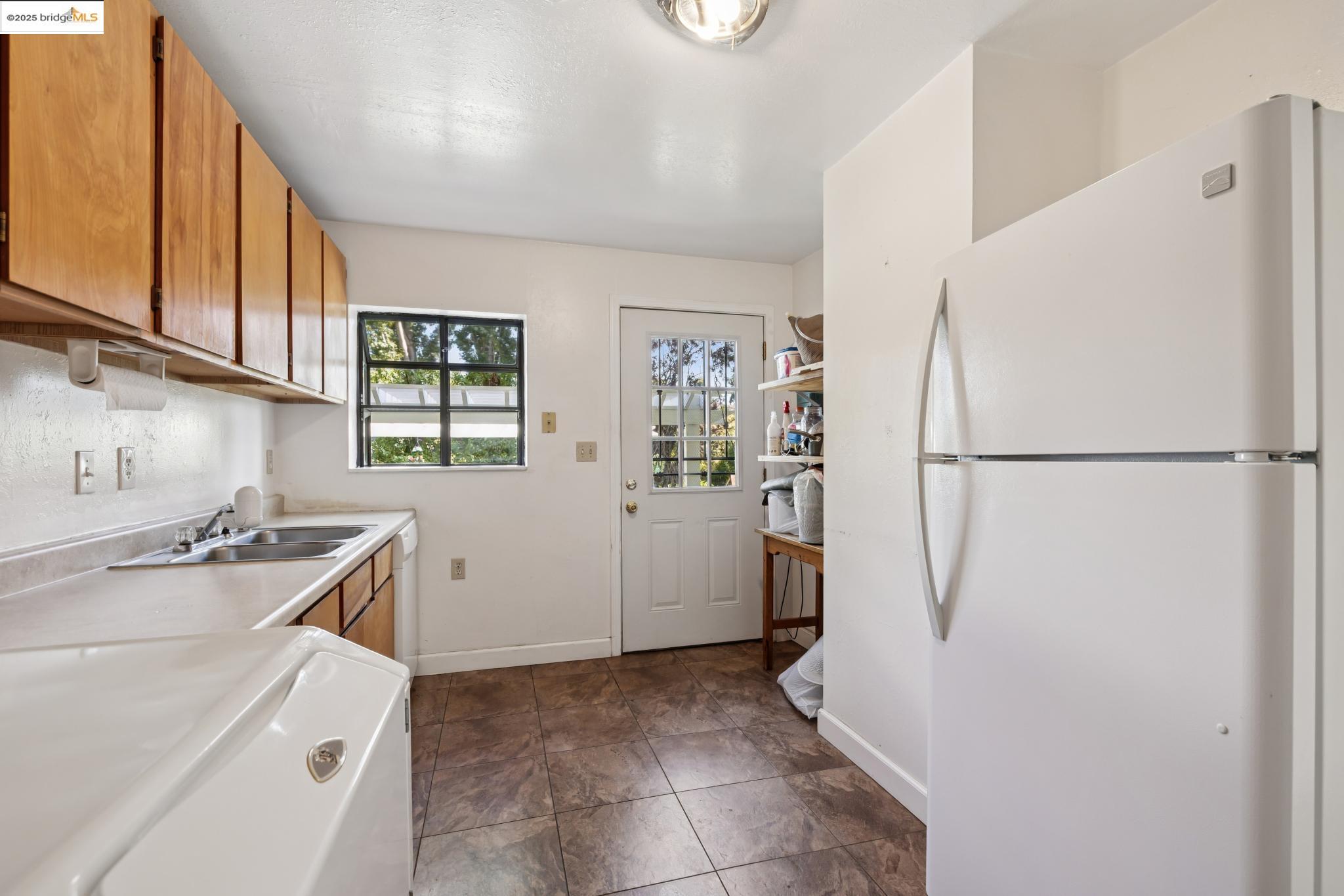 757 Santa Ray Avenue