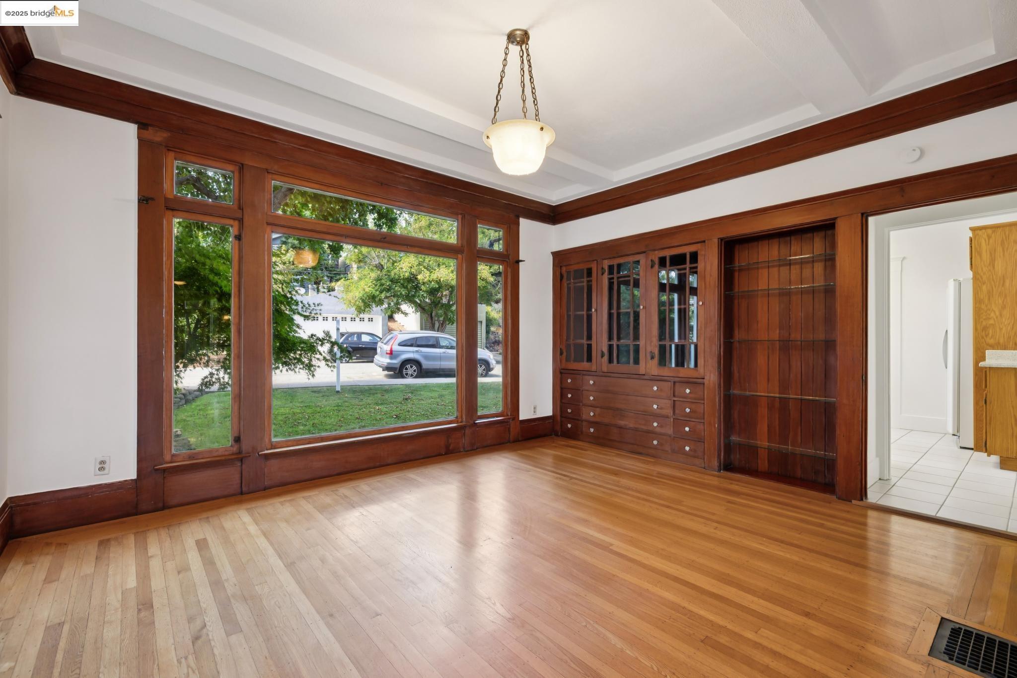 757 Santa Ray Avenue