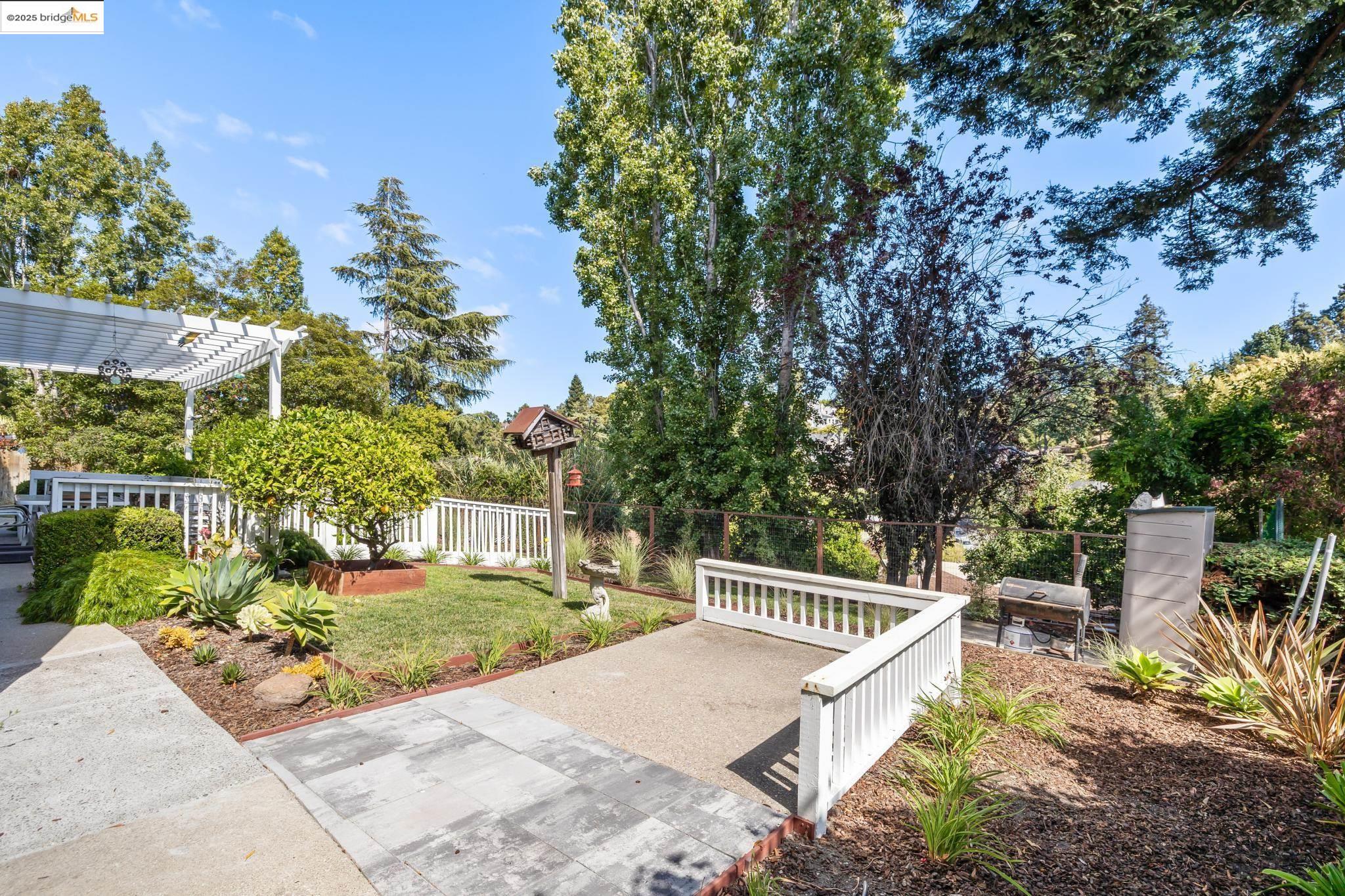 757 Santa Ray Avenue