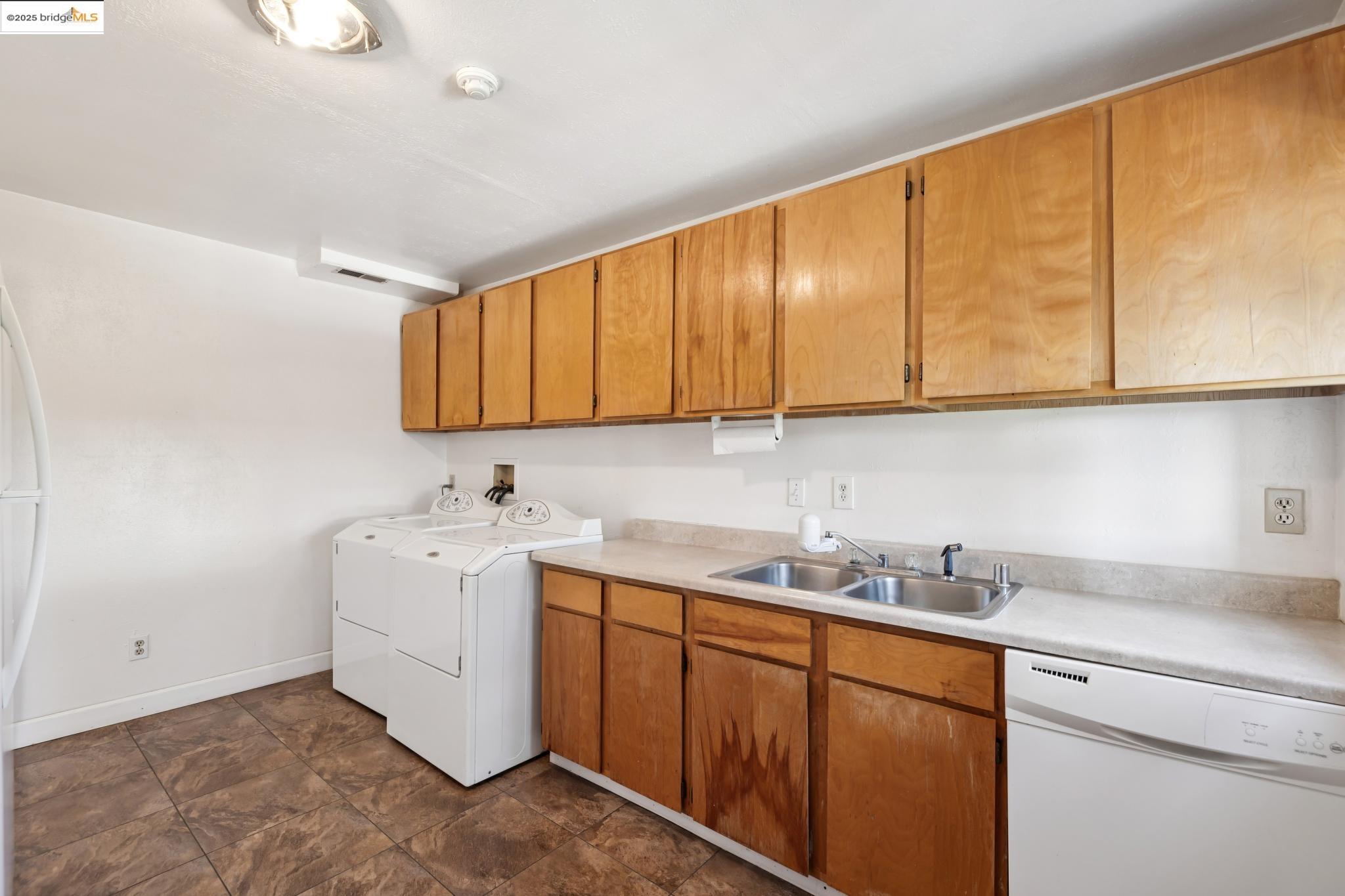 757 Santa Ray Avenue