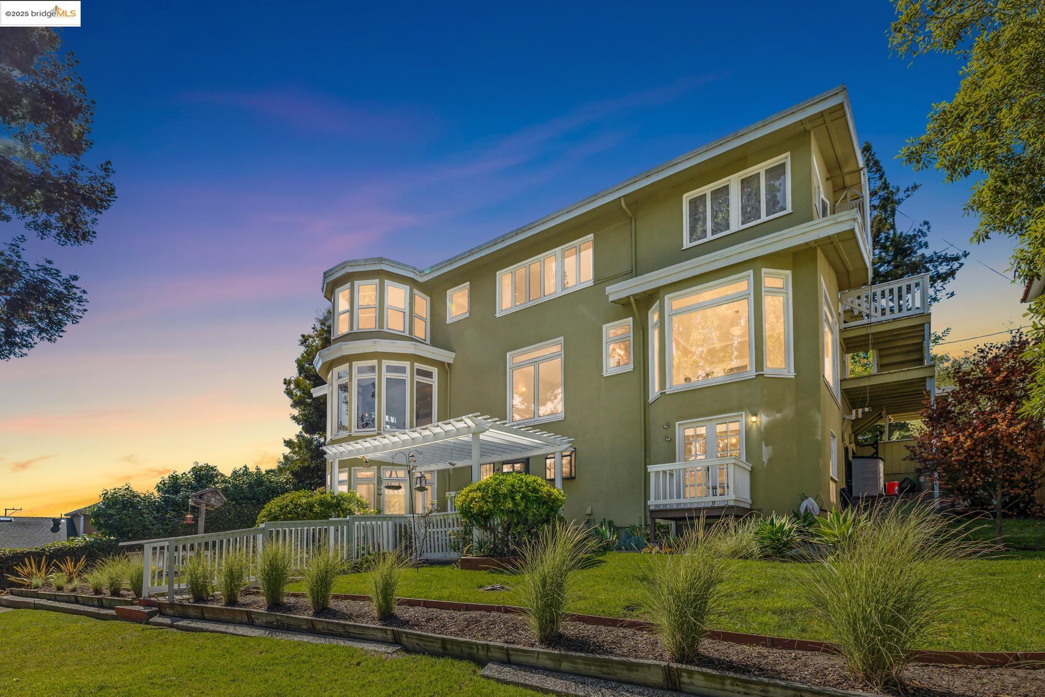 757 Santa Ray Avenue