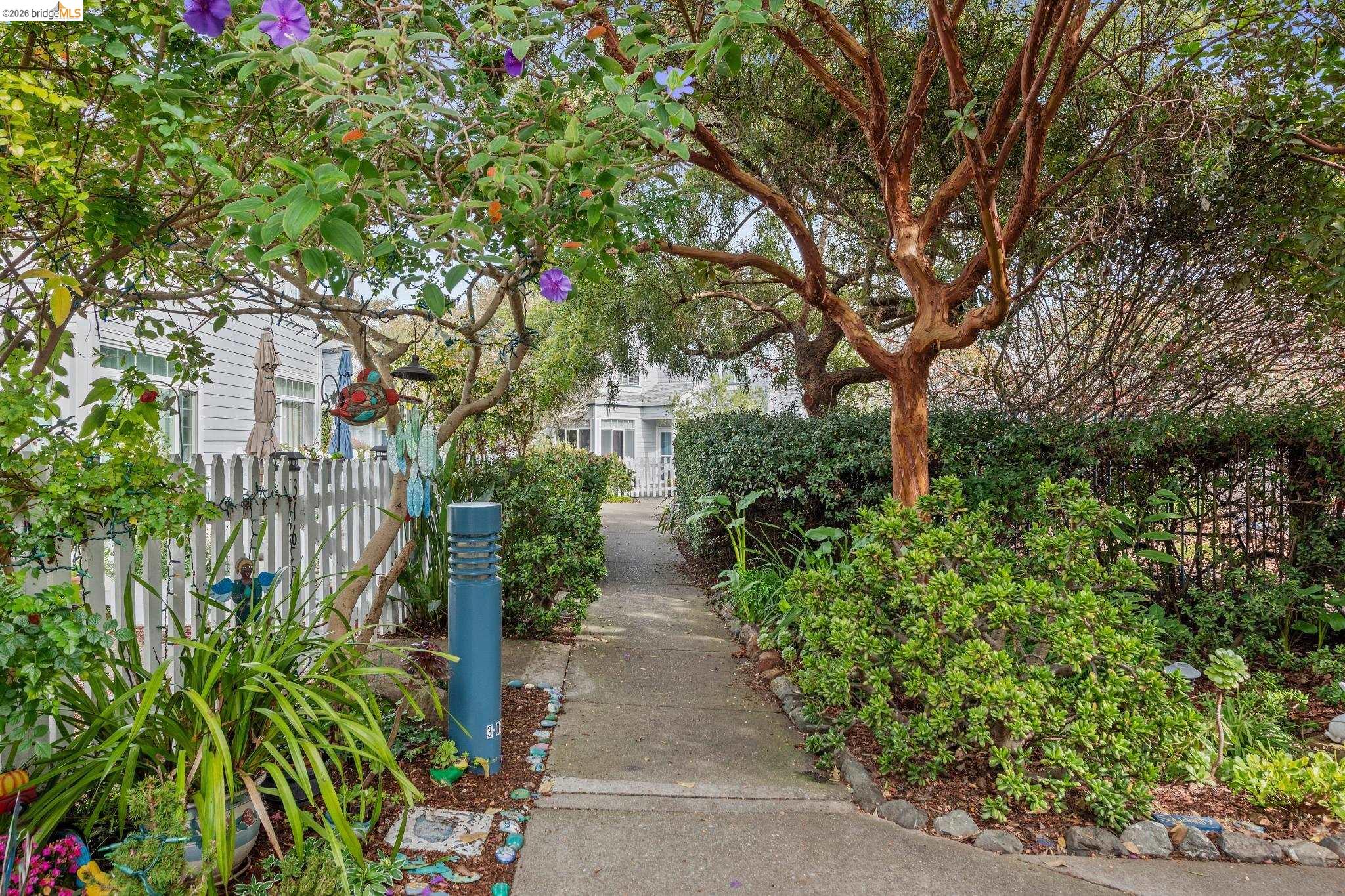 319 Commodore Drive