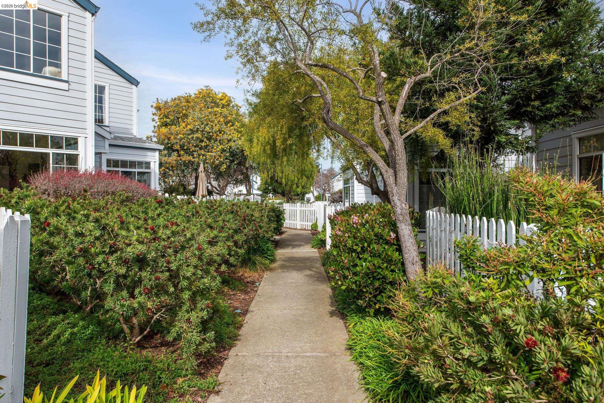 319 Commodore Drive