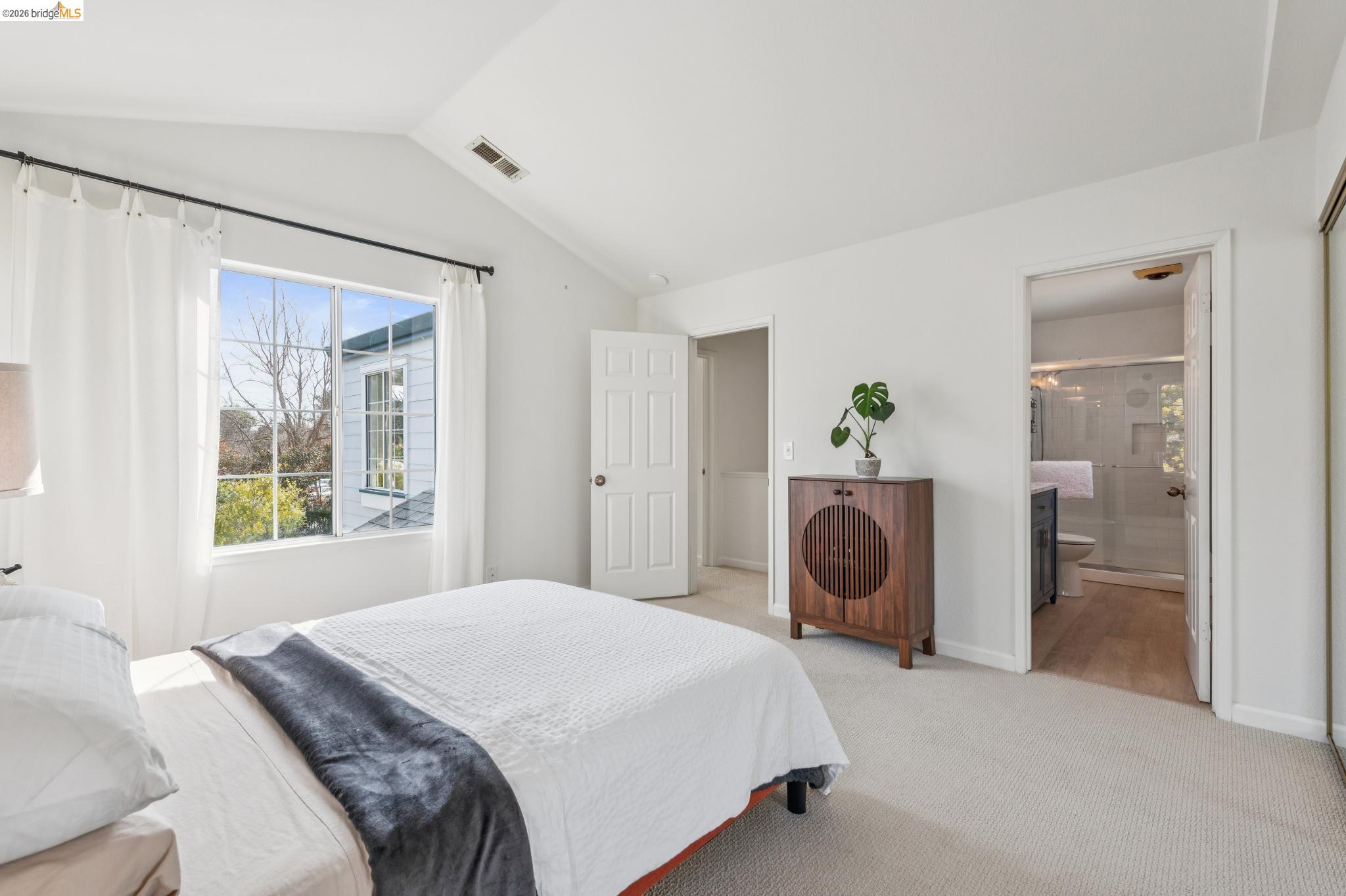 319 Commodore Drive
