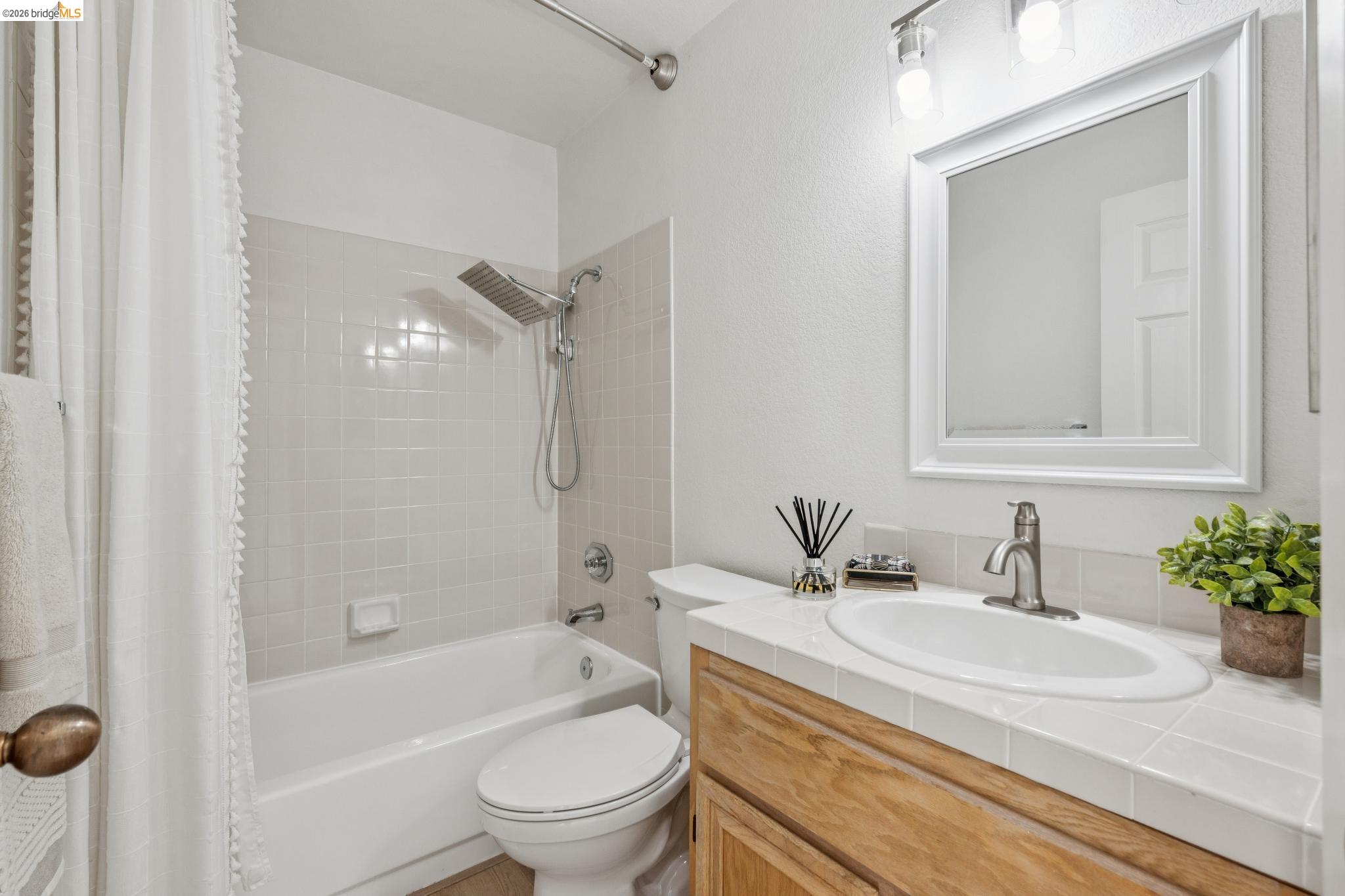 319 Commodore Drive