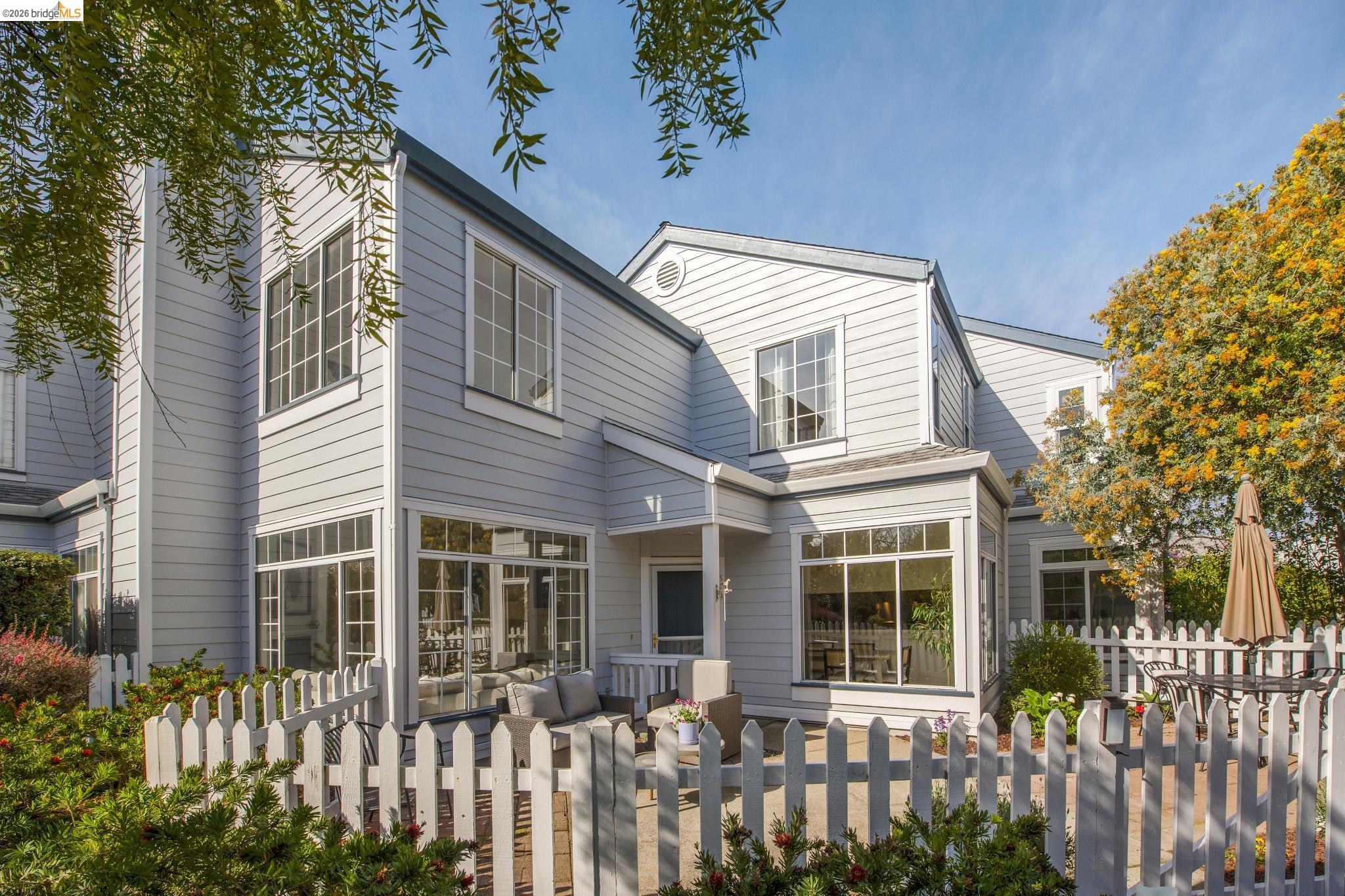 319 Commodore Drive