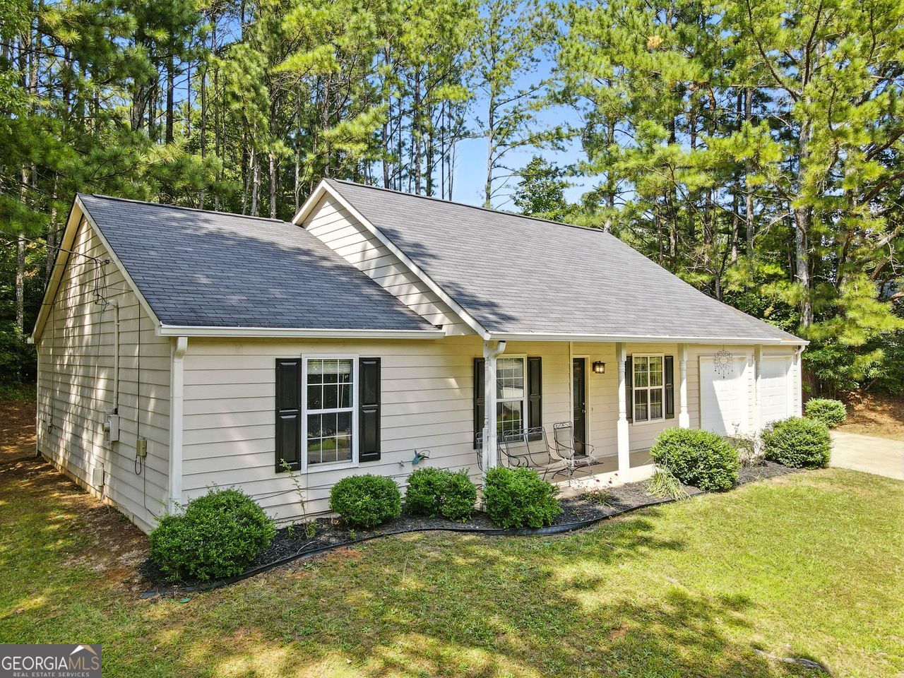 502 E Lake Court