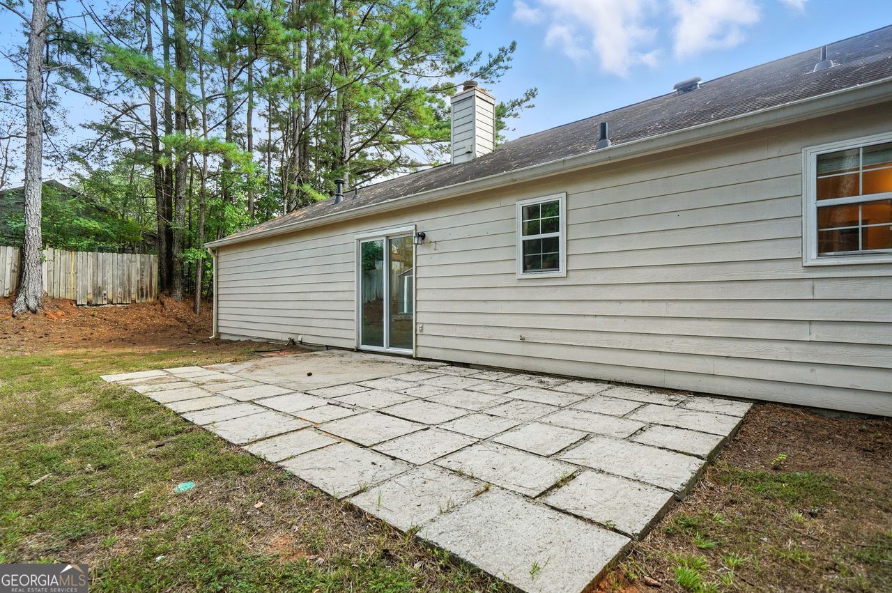 502 E Lake Court
