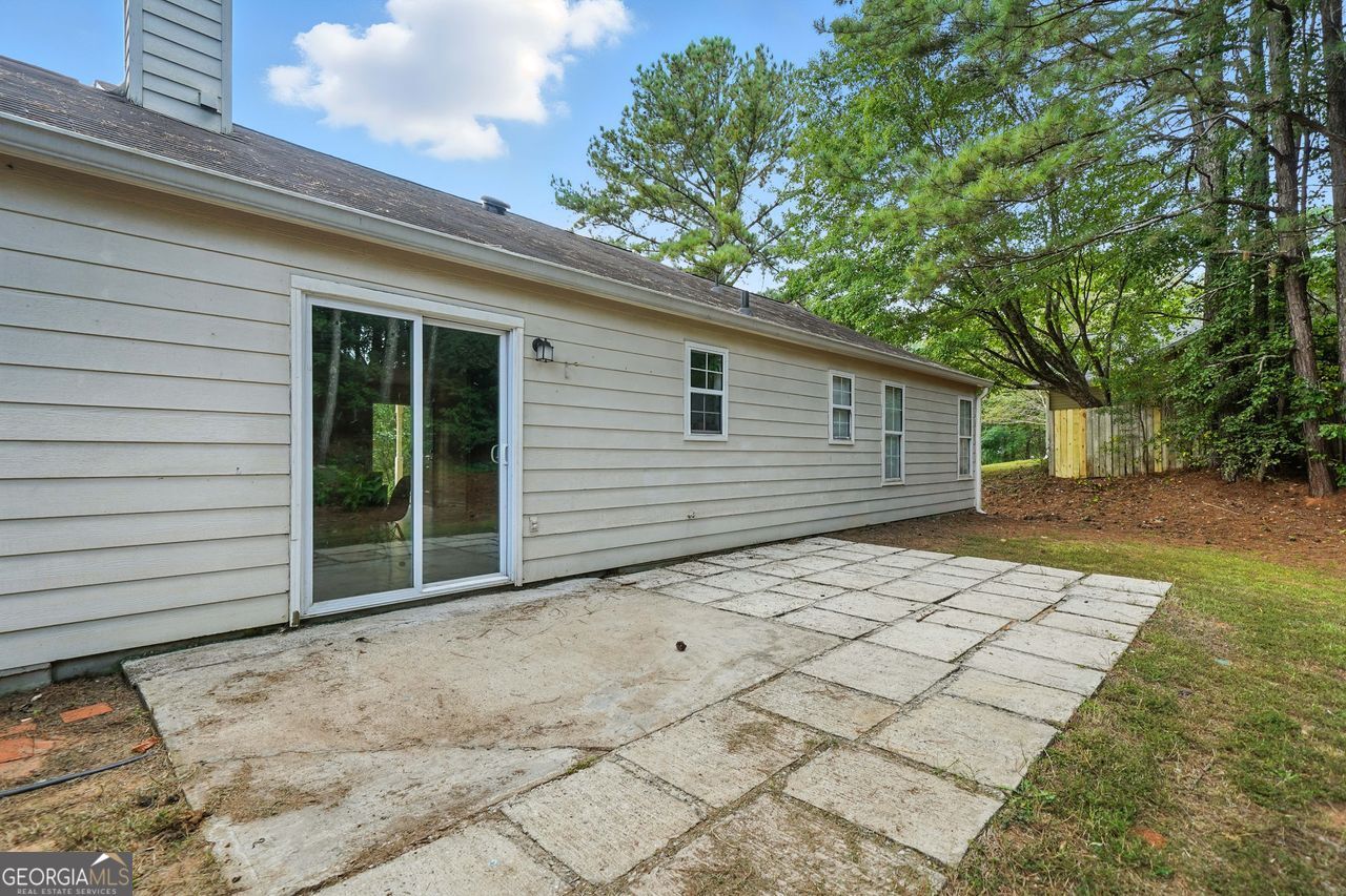 502 E Lake Court
