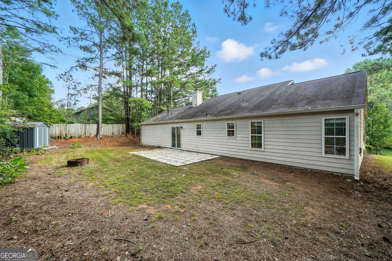502 E Lake Court