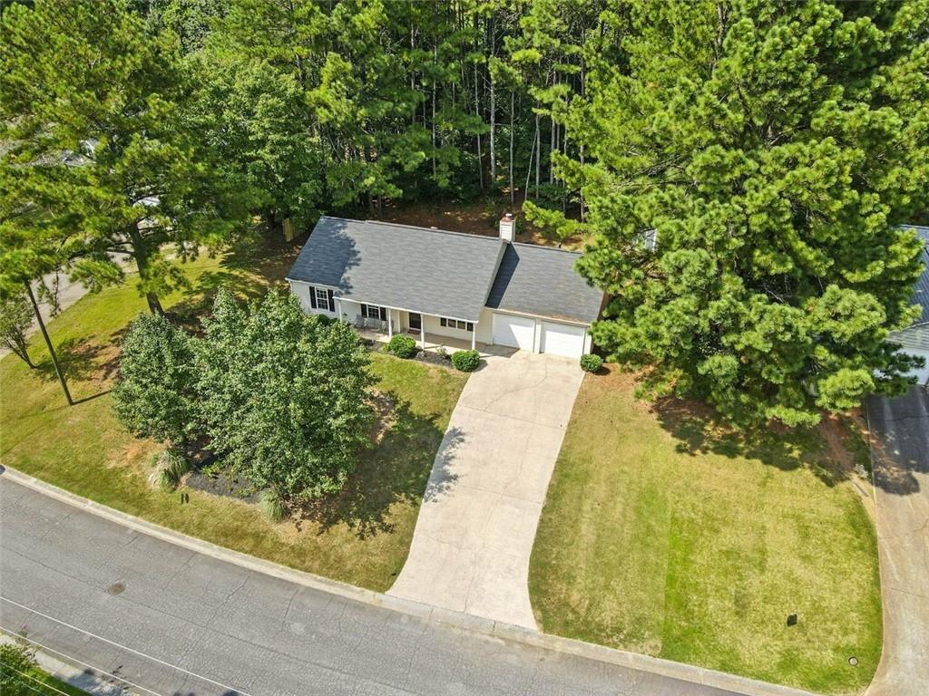 502 E Lake Court