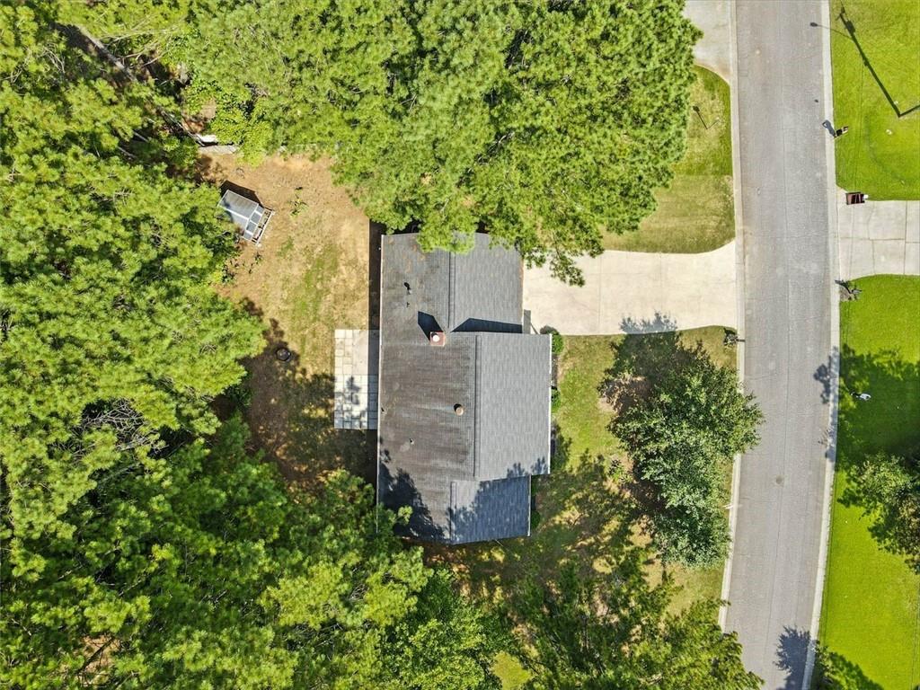 502 E Lake Court