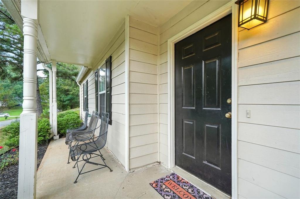 502 E Lake Court