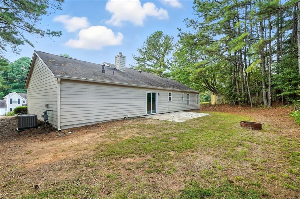 502 E Lake Court