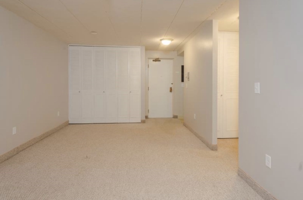 179 Presidents Ln # 1E