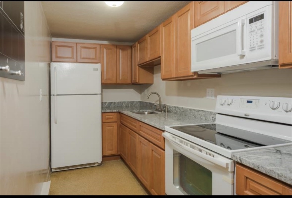 179 Presidents Ln # 1E