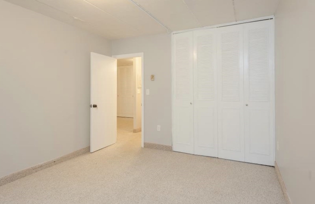 179 Presidents Ln # 1E