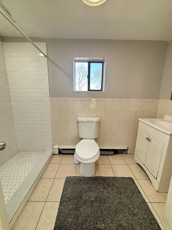 713 Metropolitan Ave # 3