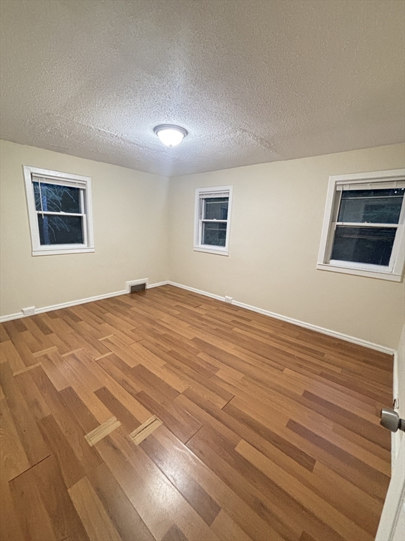 50 Oakdale Ave