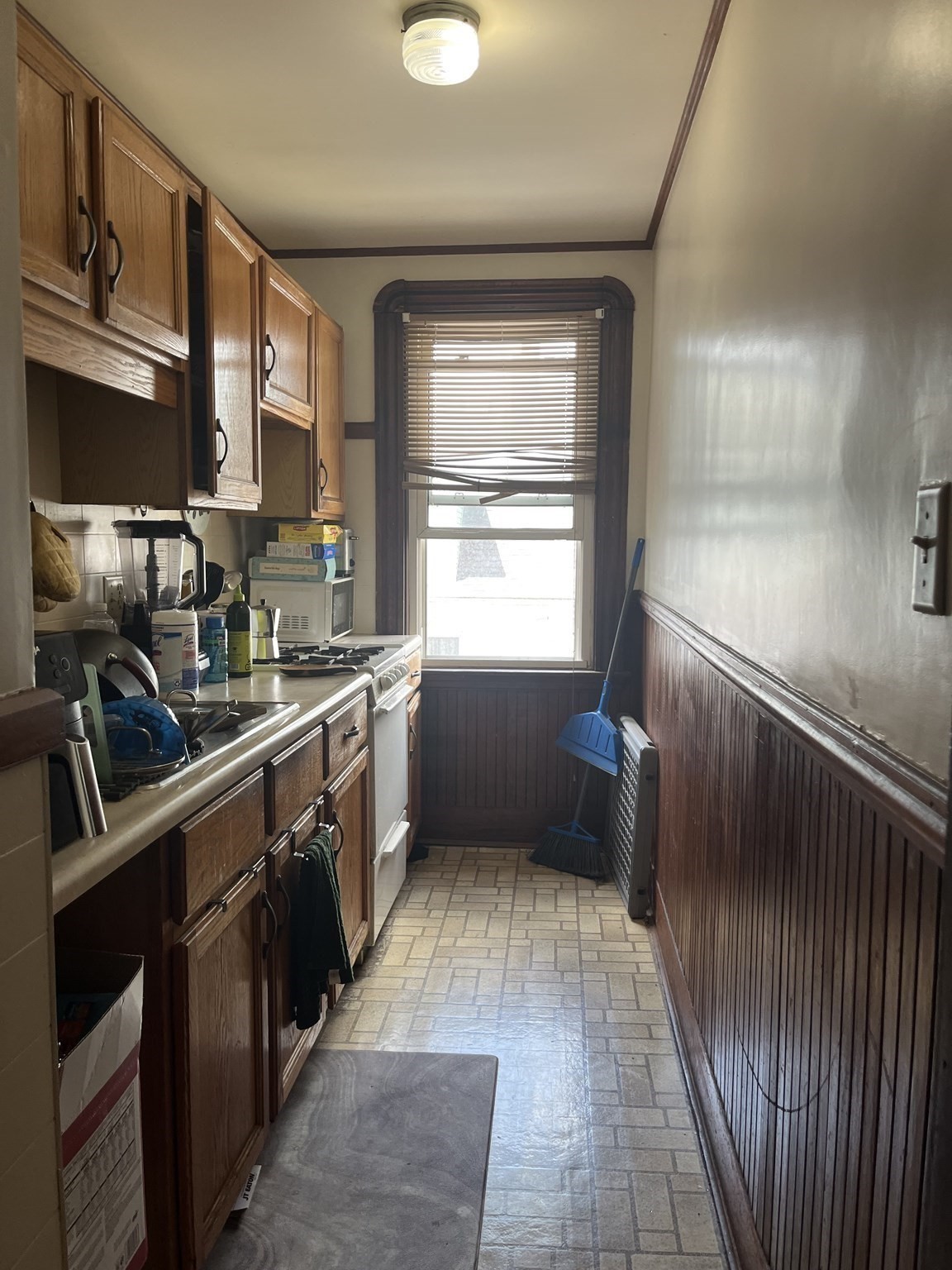 334 Earle St # 3W