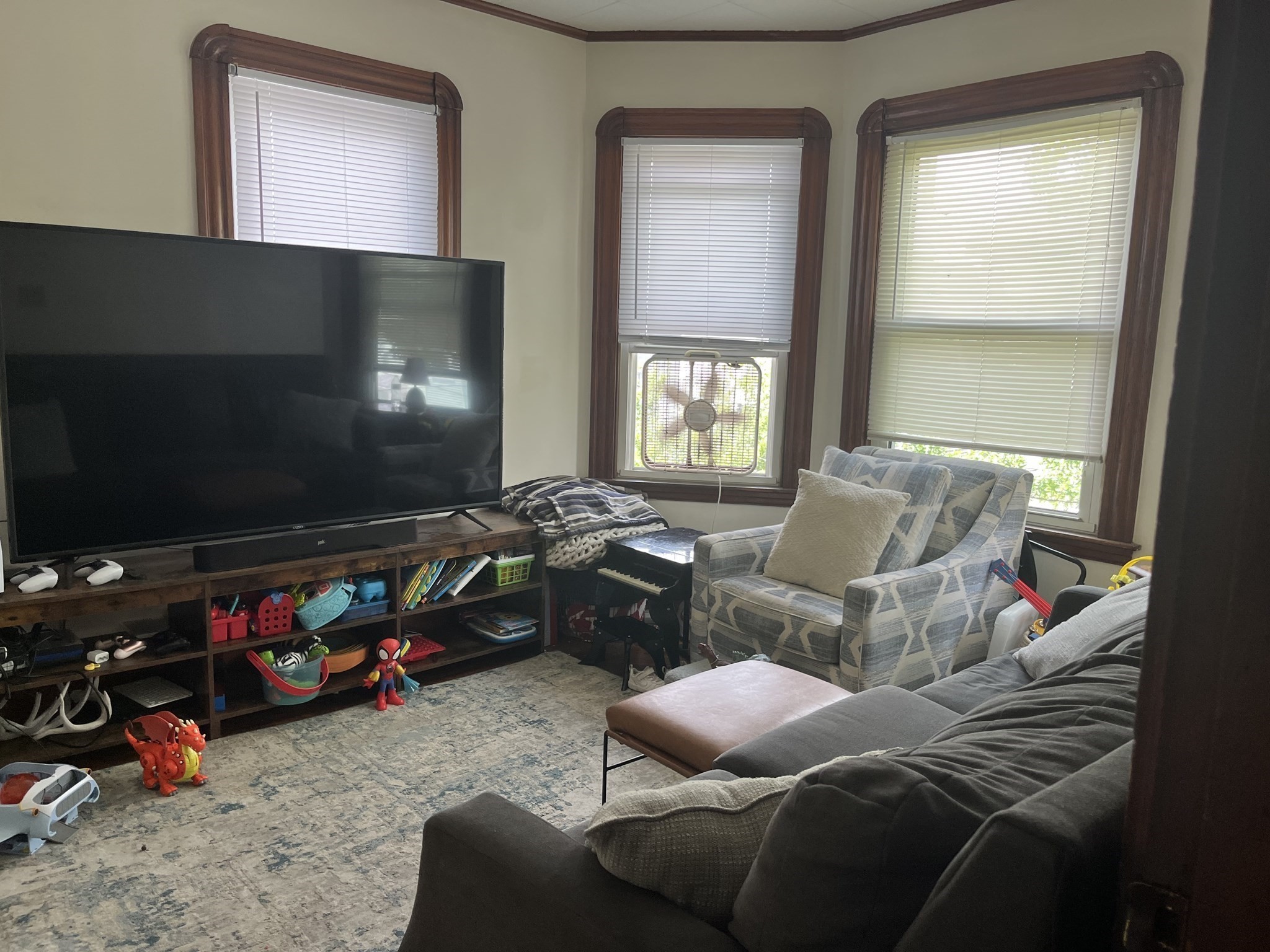 334 Earle St # 3W