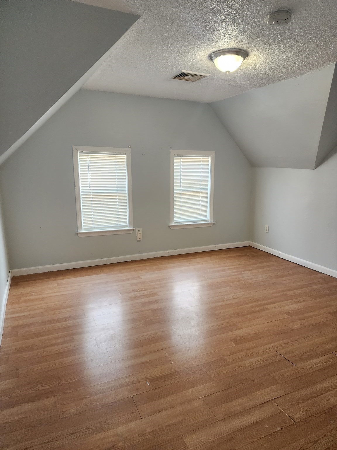 806 Warren Ave # 2