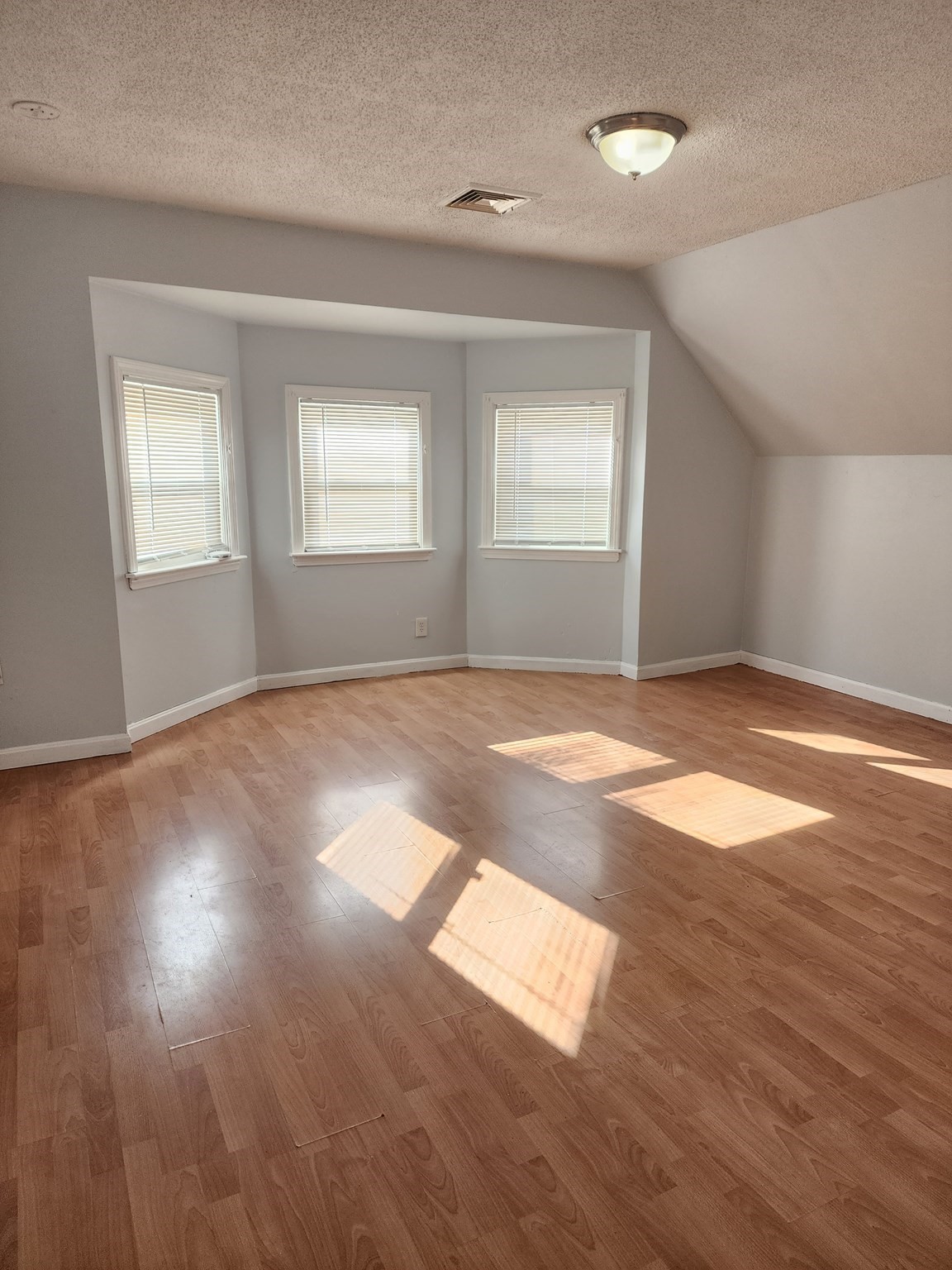 806 Warren Ave # 2