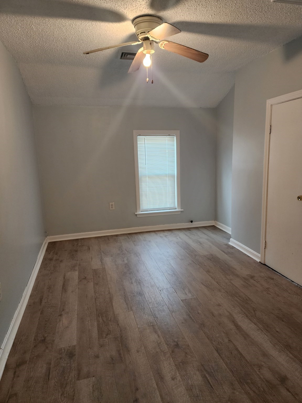 806 Warren Ave # 2
