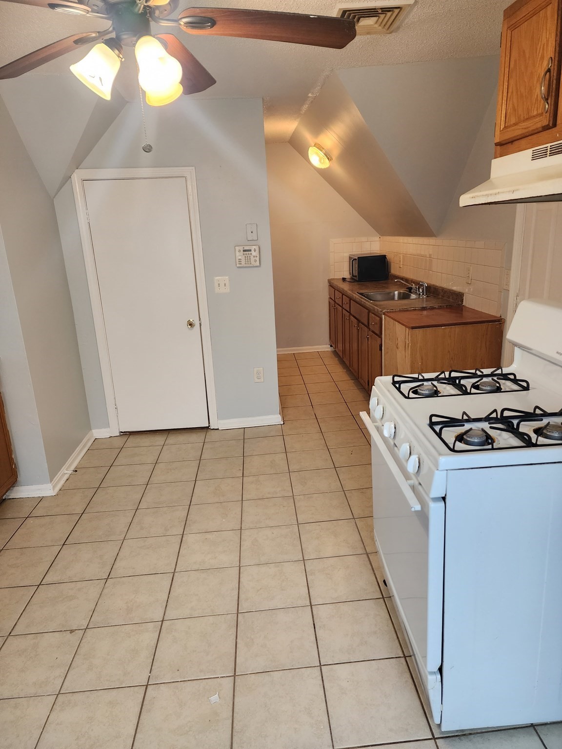 806 Warren Ave # 2