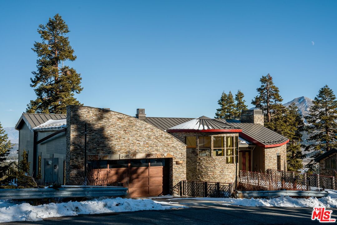 37 Bridges Ln