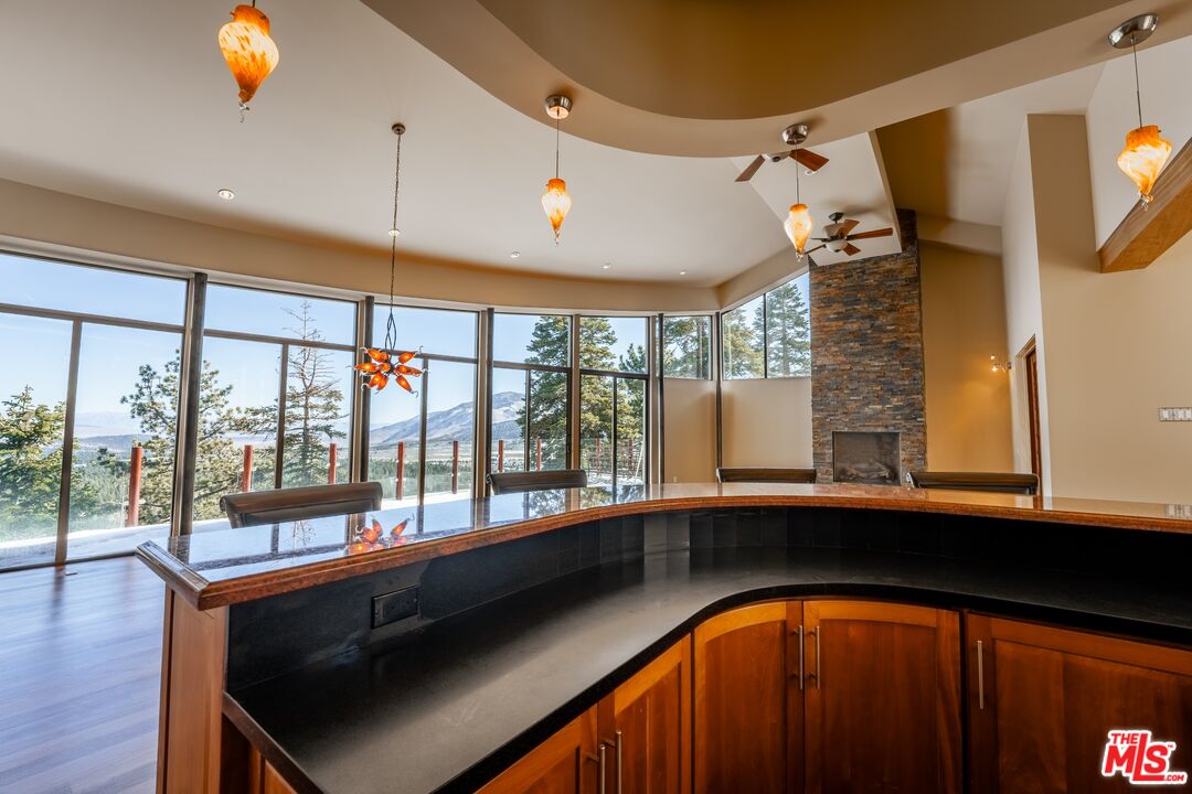 37 Bridges Ln