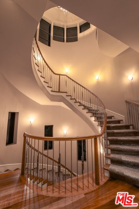 37 Bridges Ln
