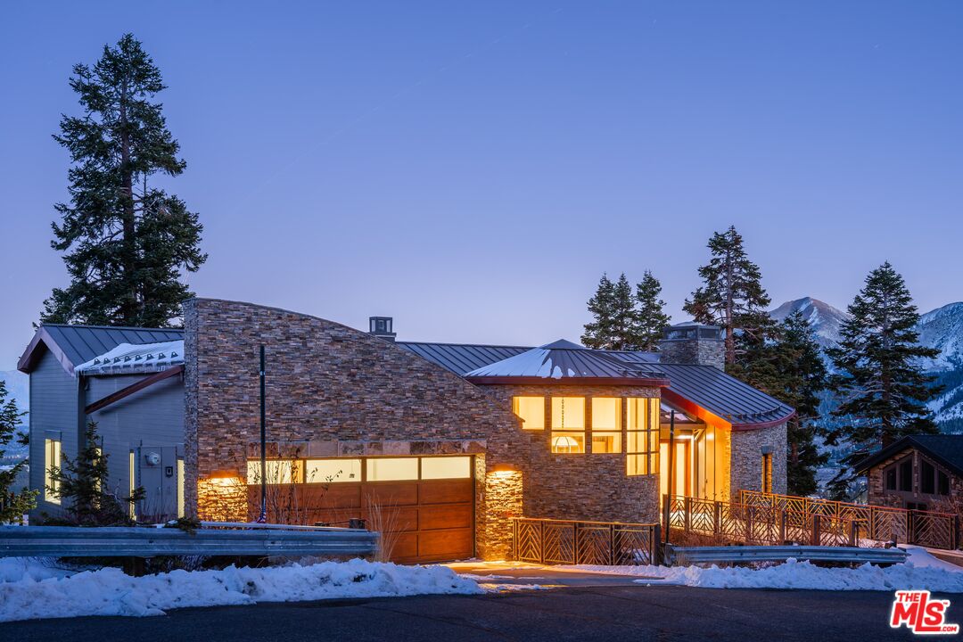 37 Bridges Ln