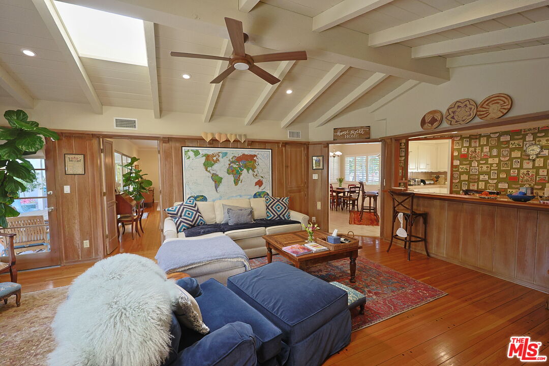 20672 De La Guerra St