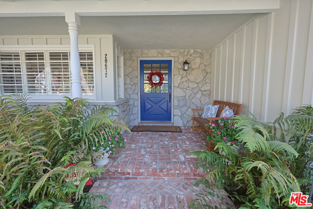 20672 De La Guerra St