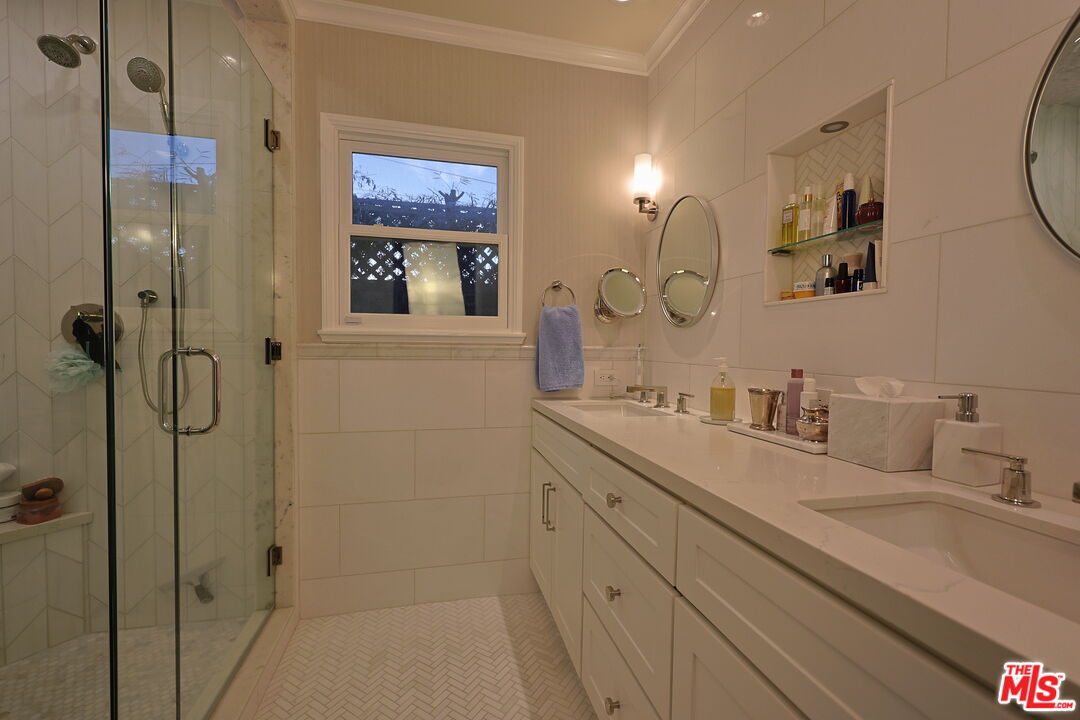 20672 De La Guerra St