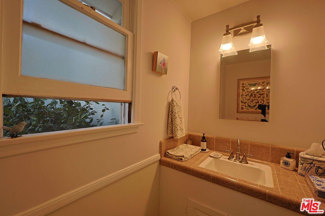 20672 De La Guerra St