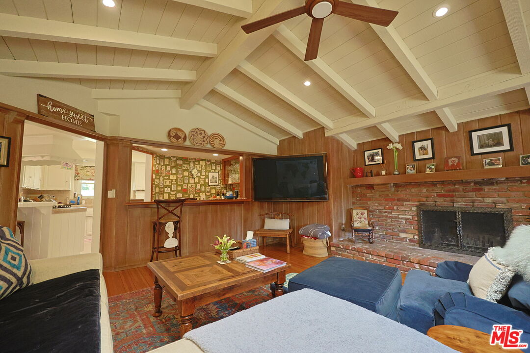 20672 De La Guerra St