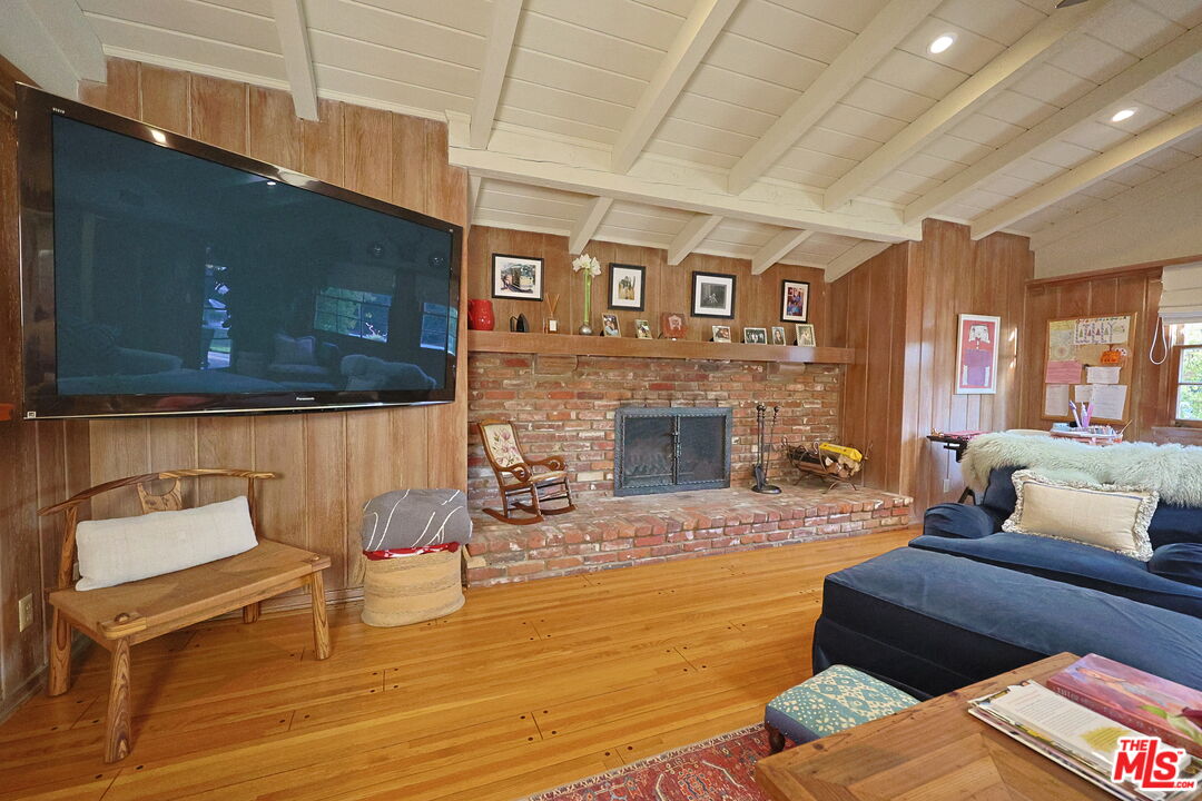 20672 De La Guerra St