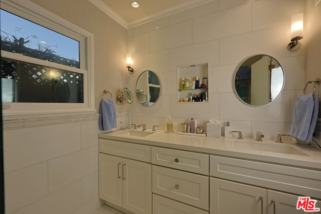 20672 De La Guerra St