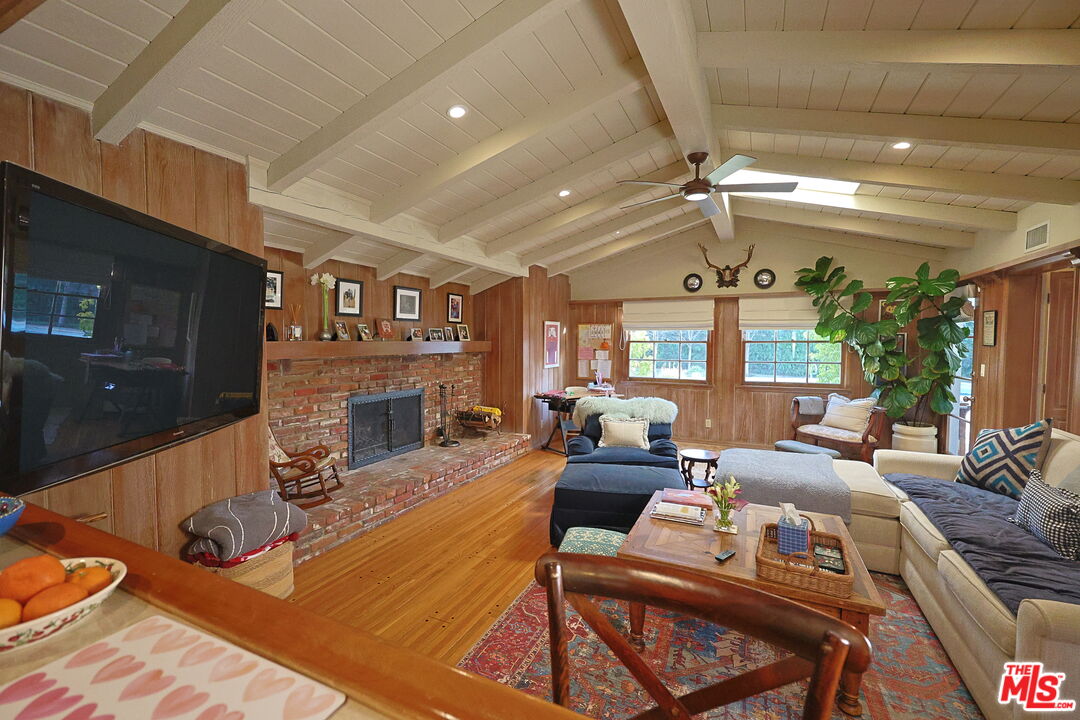 20672 De La Guerra St